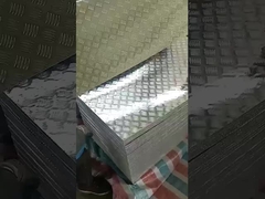 ASTM 5056 ha impresso la larghezza a quadretti di alluminio di superficie del piatto 500mm per le scale